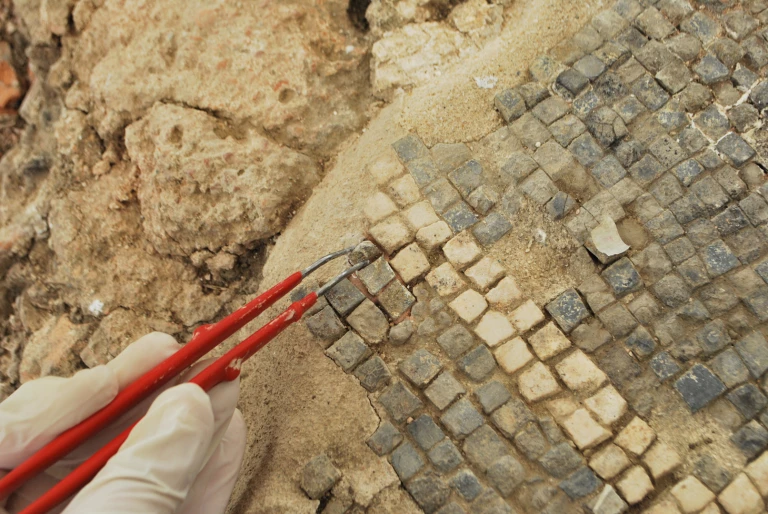 PFP1, Restauro dei mosaici e dei rivestimenti, cantiere scuola, recupero di pavimentazione musiva di una domus romana 2